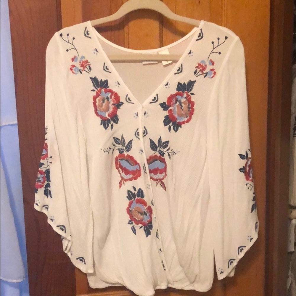 Daytrip Boho Floral Embroidered Blouse
